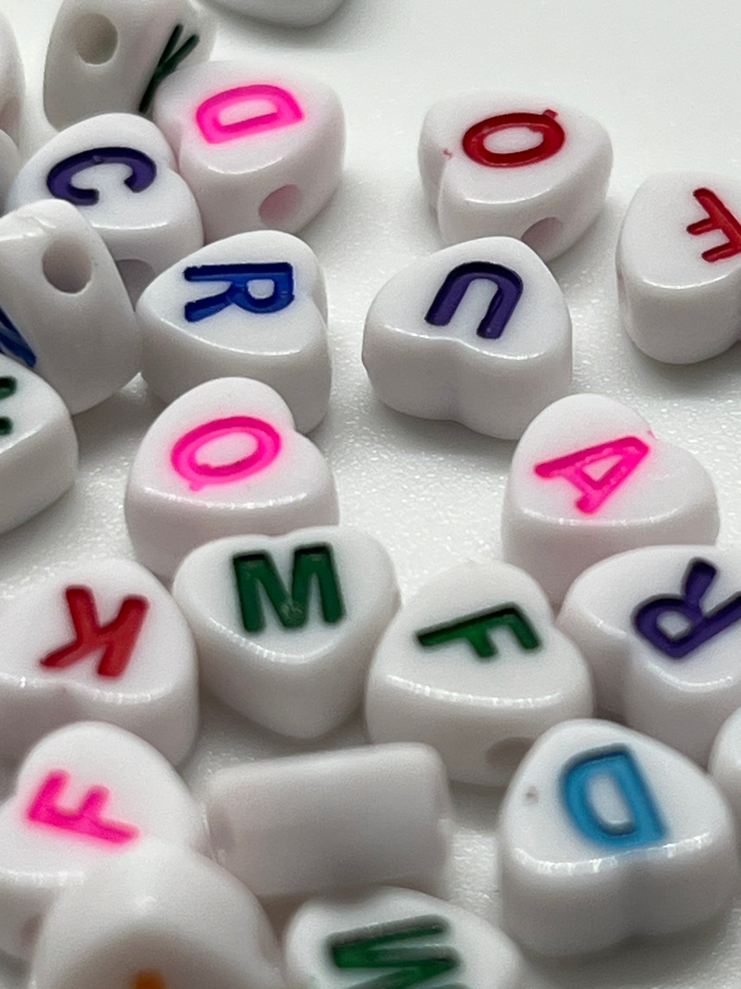 400 Acrylic Heart Alphabet Beads