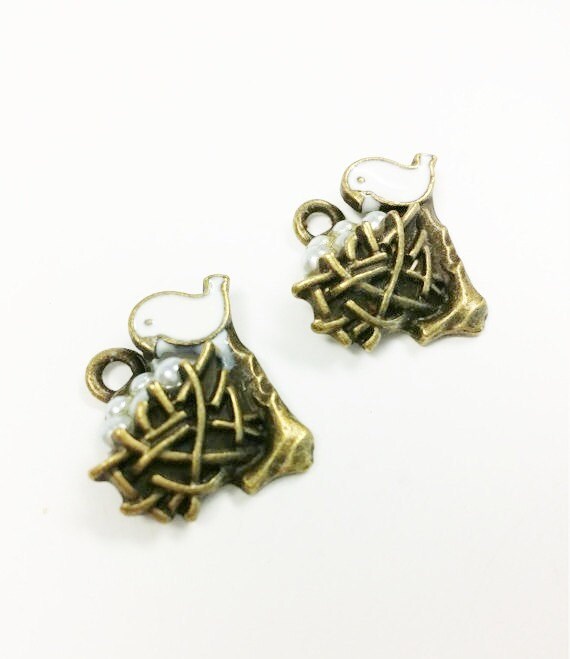 5 Bird's Nest Charm, Mother Bird Nest Pendant, Birds Nest Jewelry, Antique Bronze Charm, Bird Charm
